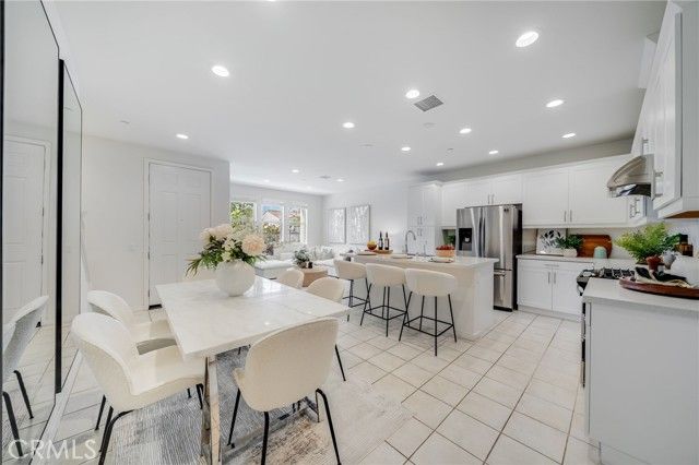 105 High Meadow, Lake Forest (el Toro), CA 92610