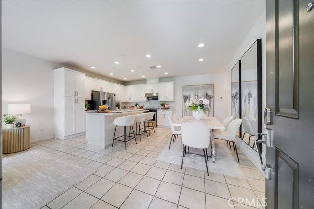 105 High Meadow, Lake Forest (el Toro), CA 92610