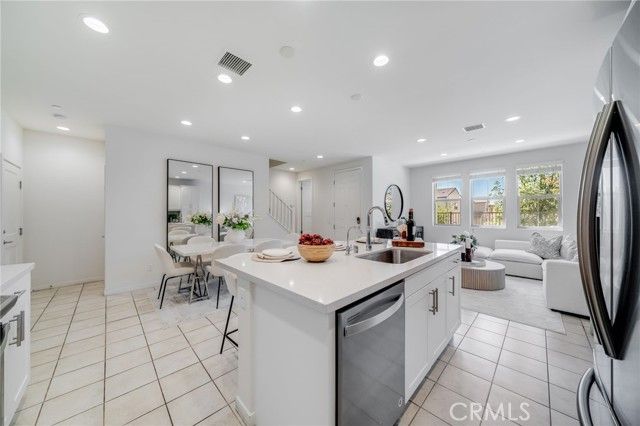 105 High Meadow, Lake Forest (el Toro), CA 92610