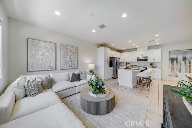 105 High Meadow, Lake Forest (el Toro), CA 92610