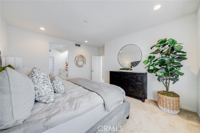 105 High Meadow, Lake Forest (el Toro), CA 92610