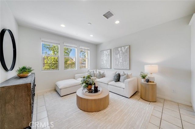 105 High Meadow, Lake Forest (el Toro), CA 92610