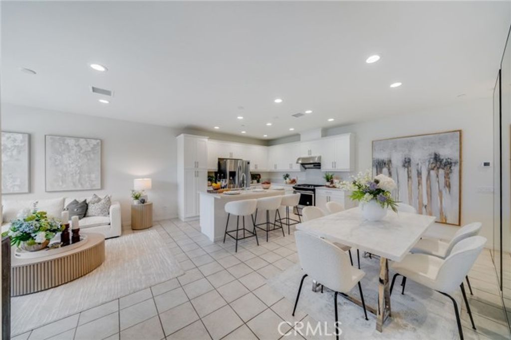 105 High Meadow, Lake Forest (el Toro), CA 92610