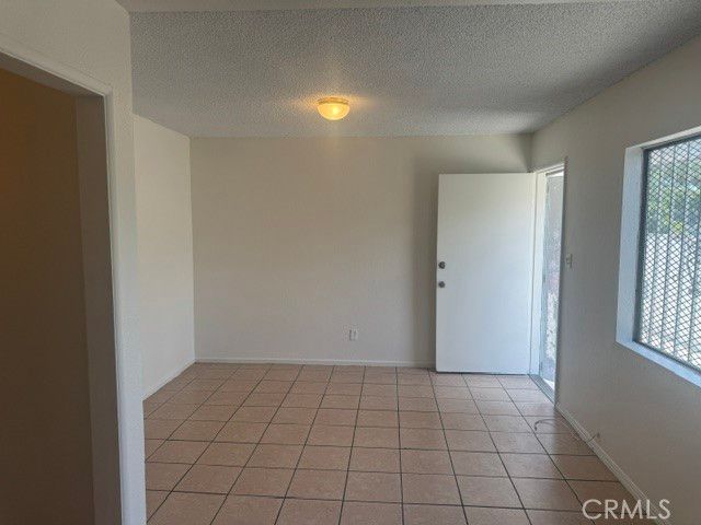 807 E Vernon 2, Los Angeles, CA 90011