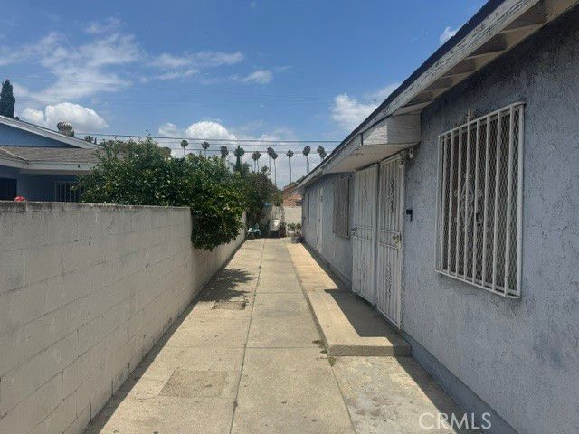 807 E Vernon 2, Los Angeles, CA 90011