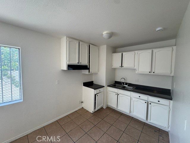 807 E Vernon 2, Los Angeles, CA 90011