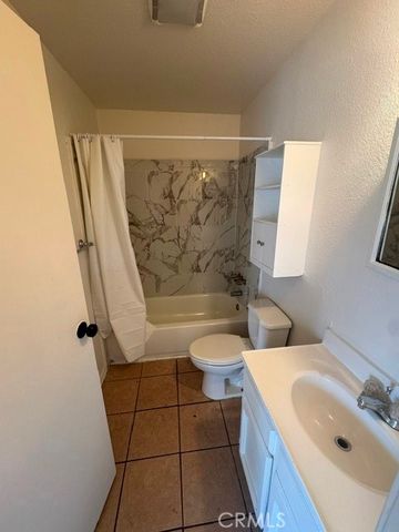 807 E Vernon 2, Los Angeles, CA 90011