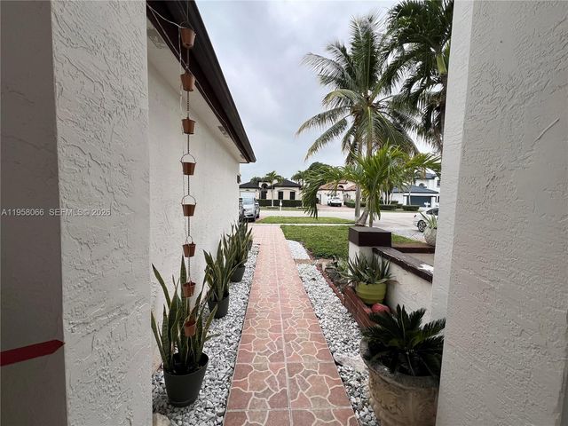 13249 NW 9th Ln, Miami, FL 33182