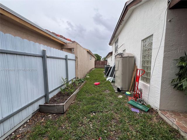 13249 NW 9th Ln, Miami, FL 33182