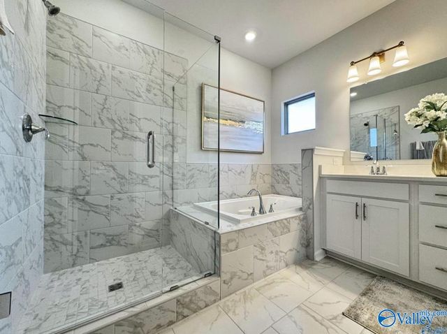 18048 Longleaf Drive, Athens, AL 35611