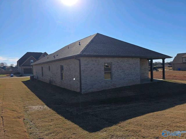 18048 Longleaf Drive, Athens, AL 35611