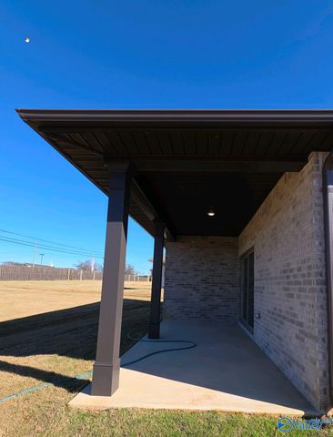 18048 Longleaf Drive, Athens, AL 35611