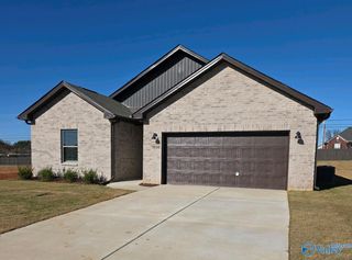 18048 Longleaf Drive, Athens, AL 35611