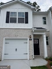 2064 Crossing Road, Stone Mountain, GA 30088