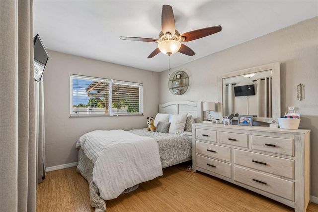 10748 VILLAGE GREEN AVE, Seminole, FL 33772