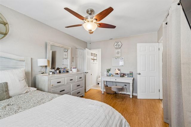 10748 VILLAGE GREEN AVE, Seminole, FL 33772