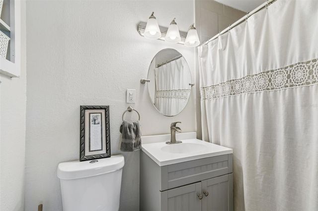 10748 VILLAGE GREEN AVE, Seminole, FL 33772