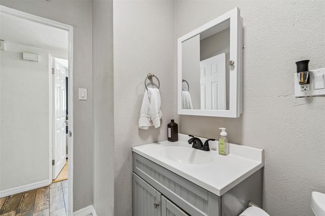 10748 VILLAGE GREEN AVE, Seminole, FL 33772