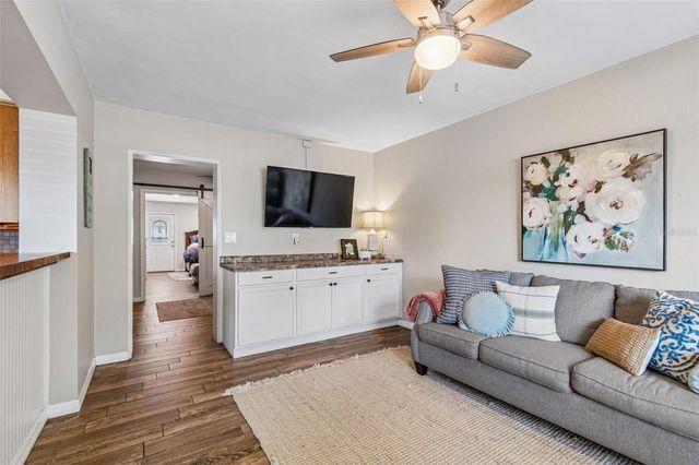 10748 VILLAGE GREEN AVE, Seminole, FL 33772