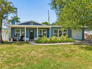 10748 VILLAGE GREEN AVE, Seminole, FL 33772