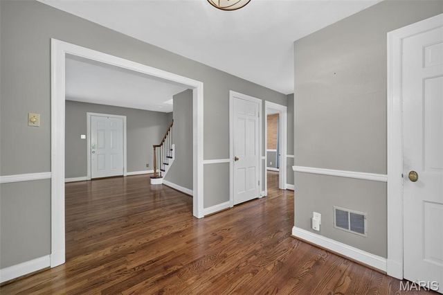 35 Wildwood Lane, Kirkwood, MO 63122