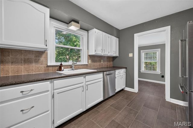35 Wildwood Lane, Kirkwood, MO 63122