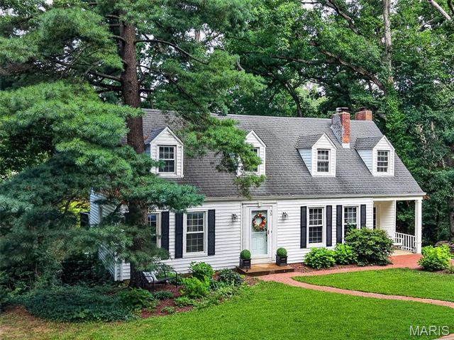 35 Wildwood Lane, Kirkwood, MO 63122