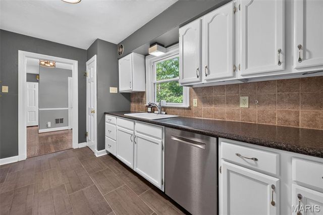 35 Wildwood Lane, Kirkwood, MO 63122