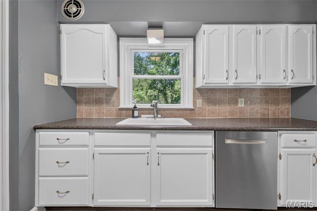 35 Wildwood Lane, Kirkwood, MO 63122