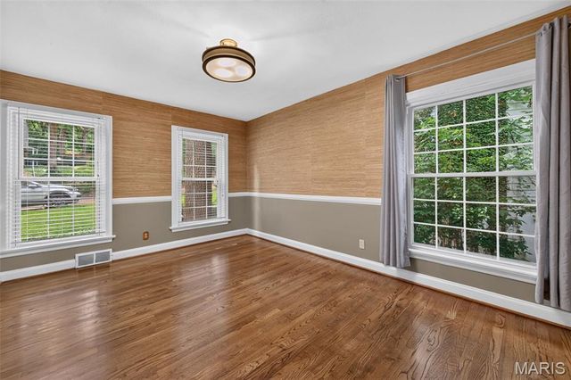 35 Wildwood Lane, Kirkwood, MO 63122