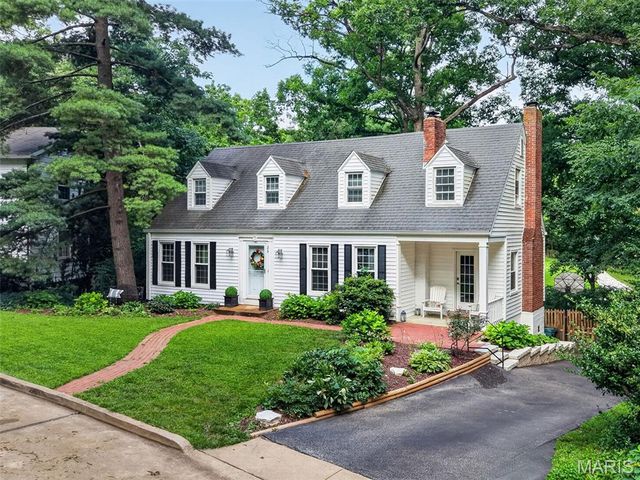 35 Wildwood Lane, Kirkwood, MO 63122