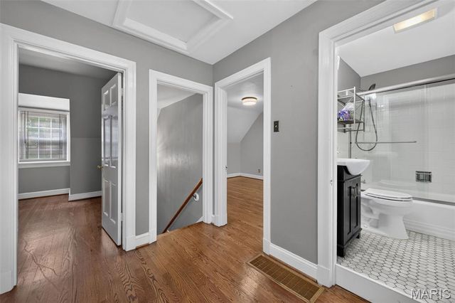 35 Wildwood Lane, Kirkwood, MO 63122