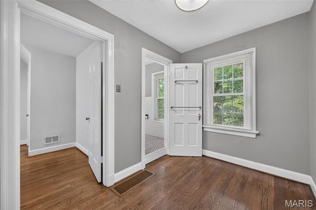 35 Wildwood Lane, Kirkwood, MO 63122
