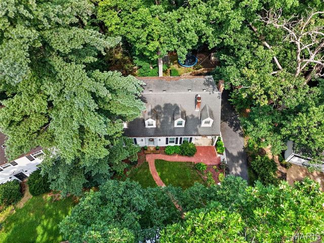 35 Wildwood Lane, Kirkwood, MO 63122