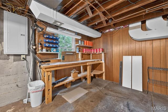 35 Wildwood Lane, Kirkwood, MO 63122