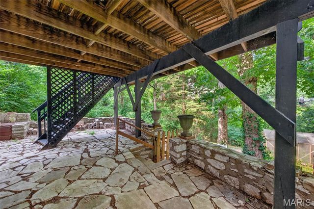 35 Wildwood Lane, Kirkwood, MO 63122