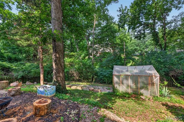 35 Wildwood Lane, Kirkwood, MO 63122