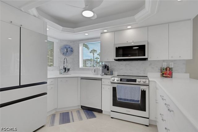 9 High Point CIR N 101, Naples, FL 34103