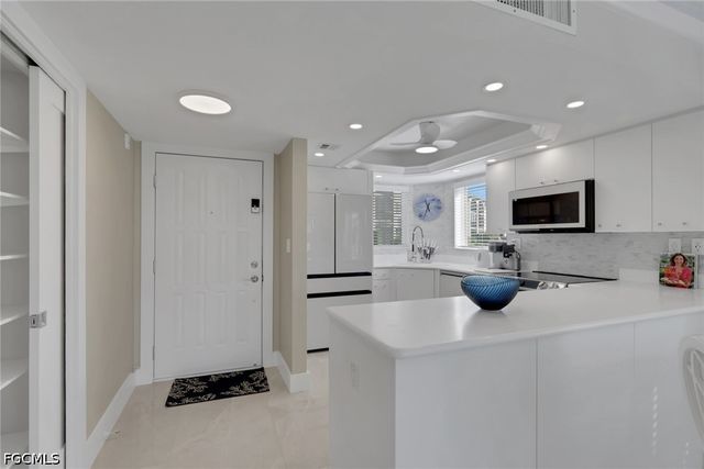 9 High Point CIR N 101, Naples, FL 34103