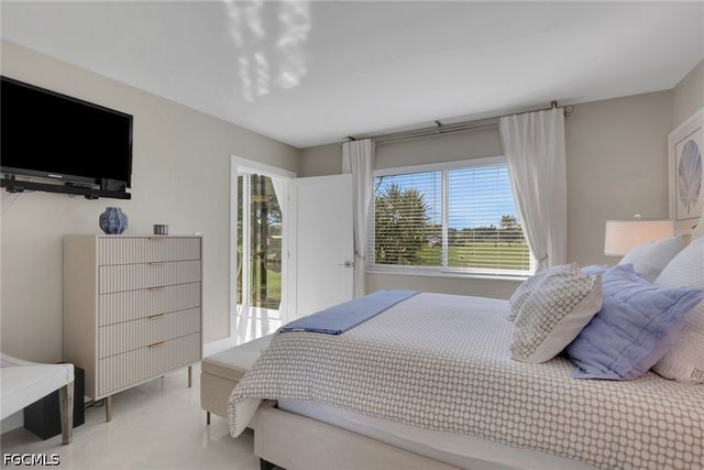 9 High Point CIR N 101, Naples, FL 34103