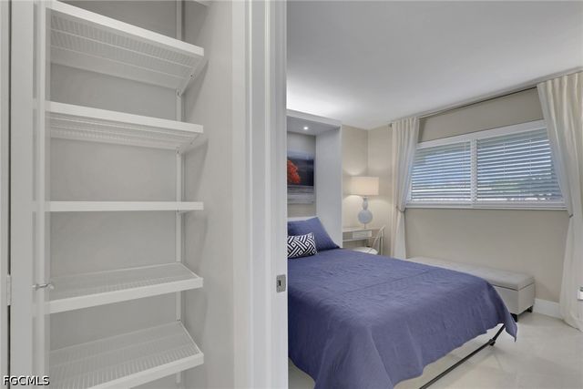 9 High Point CIR N 101, Naples, FL 34103