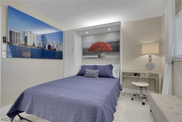 9 High Point CIR N 101, Naples, FL 34103
