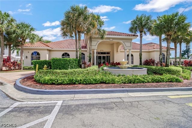 9 High Point CIR N 101, Naples, FL 34103