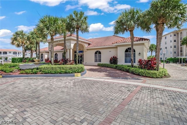 9 High Point CIR N 101, Naples, FL 34103