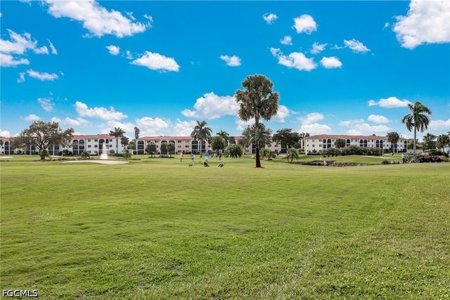 9 High Point CIR N 101, Naples, FL 34103