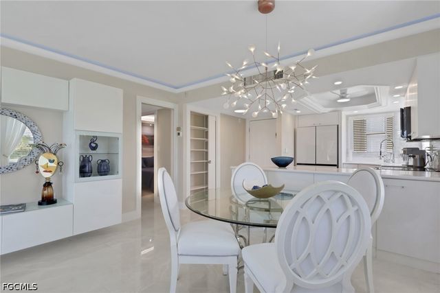 9 High Point CIR N 101, Naples, FL 34103