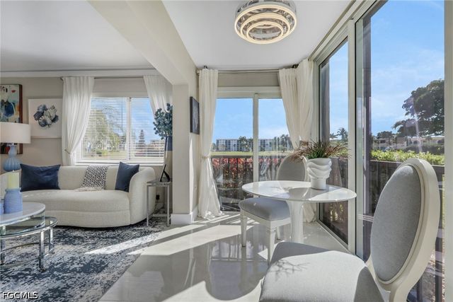 9 High Point CIR N 101, Naples, FL 34103
