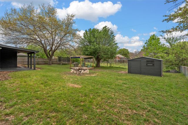 316 Neely Road, Hewitt, TX 76643
