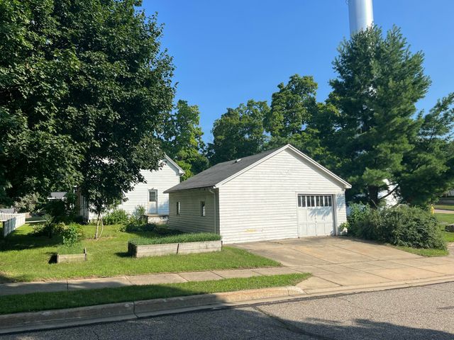 432 S Lincoln Street, Portland, MI 48875