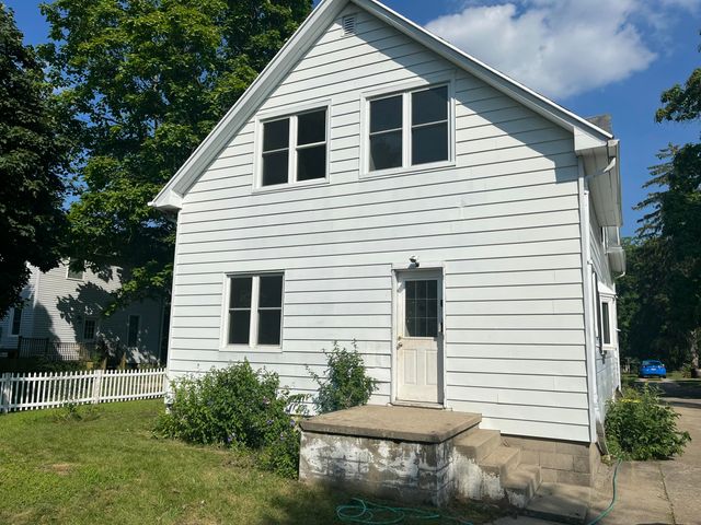 432 S Lincoln Street, Portland, MI 48875